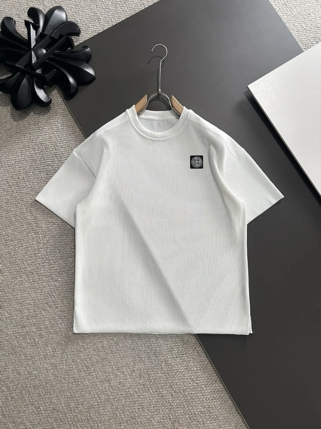 Next day shipping P460 Stone lsland/stone island high quality 2025 spring and summer new casual heavy industry suit exclusively developed by yb! High quality production! Imported custom-made fabrics for foreign orders, with high breathability and comfort, impeccable details, brand element design concept, delicate and soft feel! It presents a casual cut and the upper body shape is great! On sale simultaneously on the official website! From a high-end men's positioning brand, the low-key luxury taste is irresistible! Exquisite workmanship and impeccable quality! The overall style is simple, fashionable and timeless, fully meeting the requirements of stylish and tasteful dressing! Size: M-XXXL